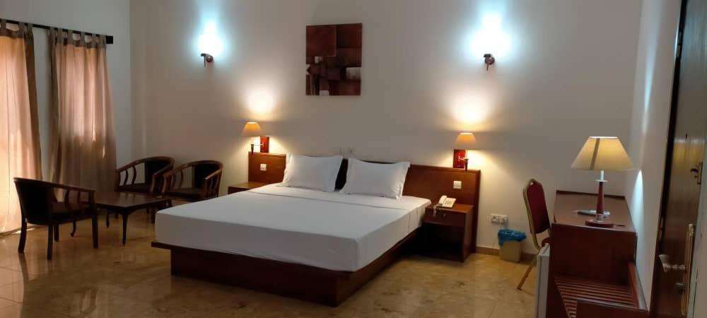 לומה Hotel Marbella מראה חיצוני תמונה
