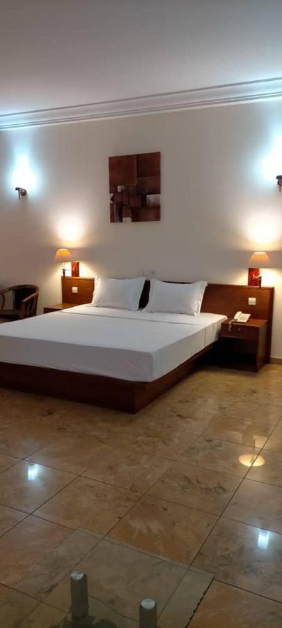 לומה Hotel Marbella מראה חיצוני תמונה