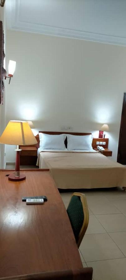 לומה Hotel Marbella מראה חיצוני תמונה