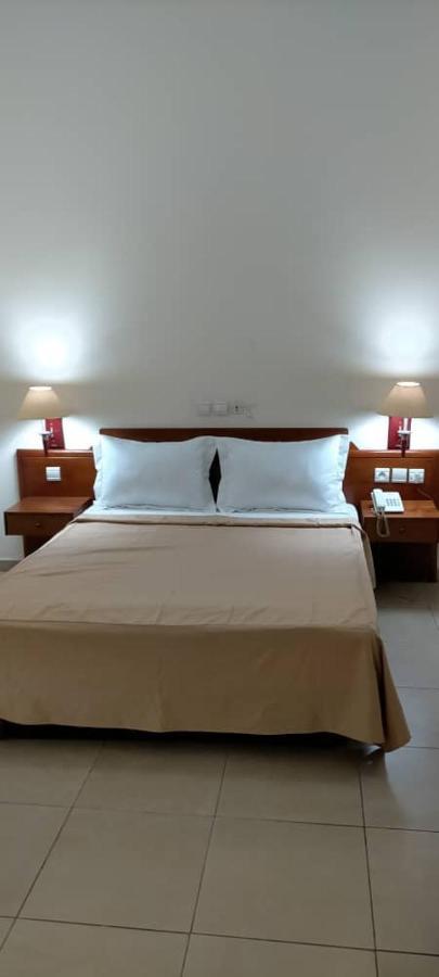 לומה Hotel Marbella מראה חיצוני תמונה