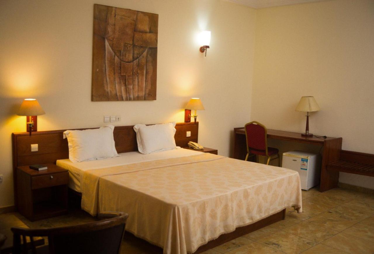 לומה Hotel Marbella מראה חיצוני תמונה